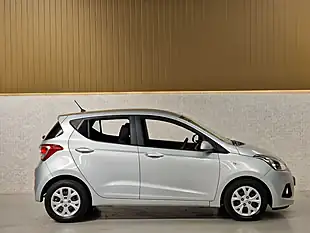 Used 2015 Hyundai I10 Se Sleek Silver Metallic - Interior and Exterior details 13