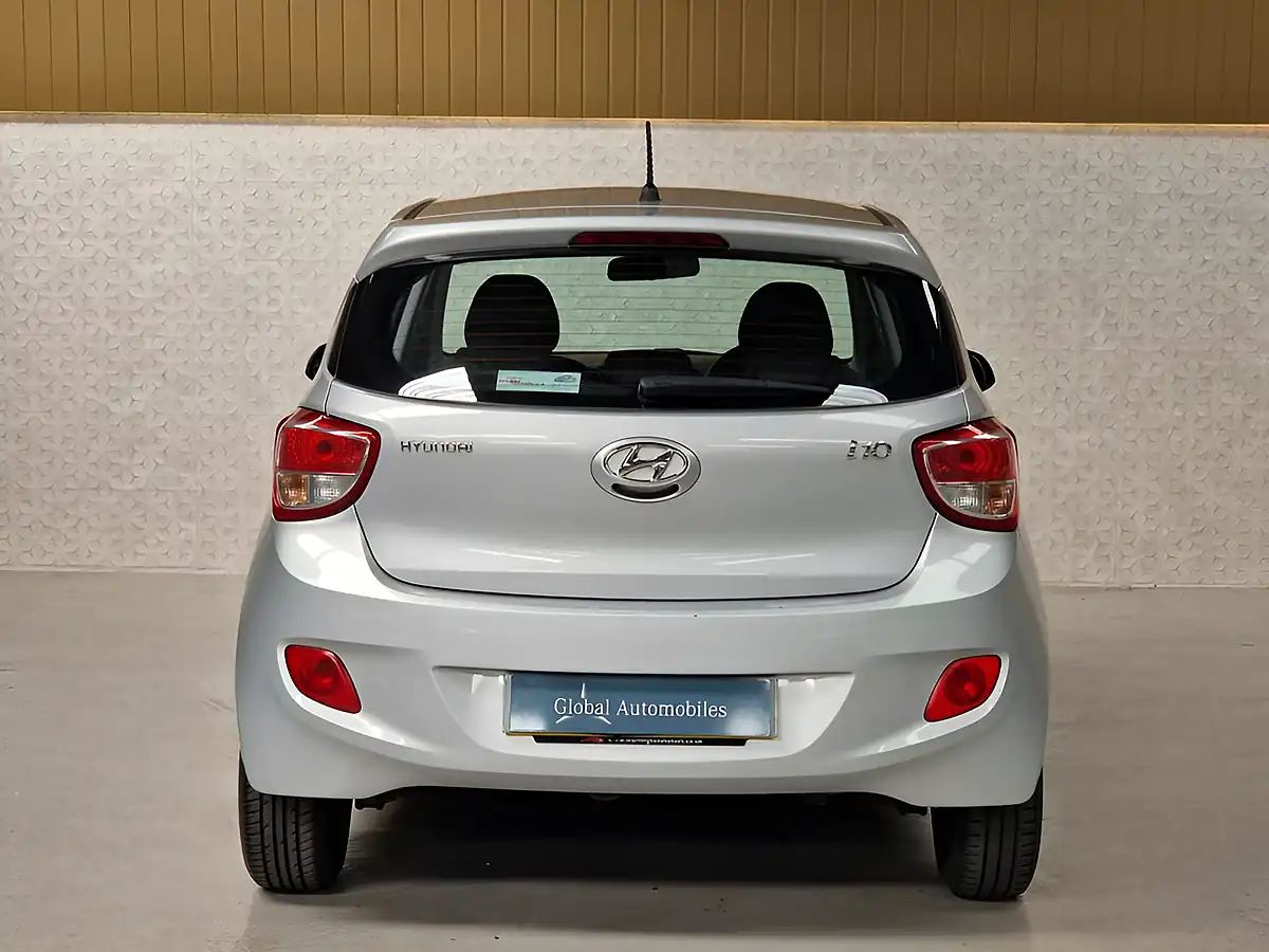 Used 2015 Hyundai I10 Se Sleek Silver Metallic - Interior and Exterior details 14