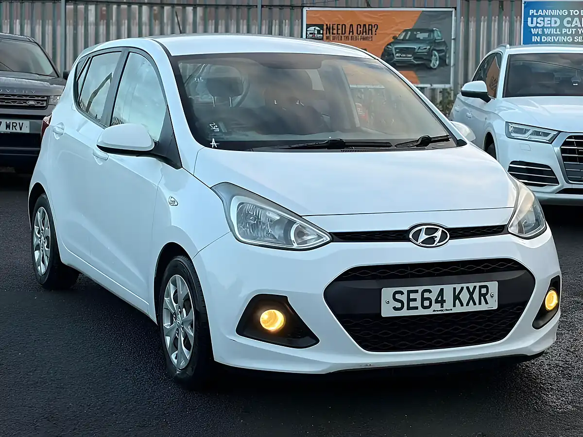 Used 2015 Hyundai I10 Se White - Front View