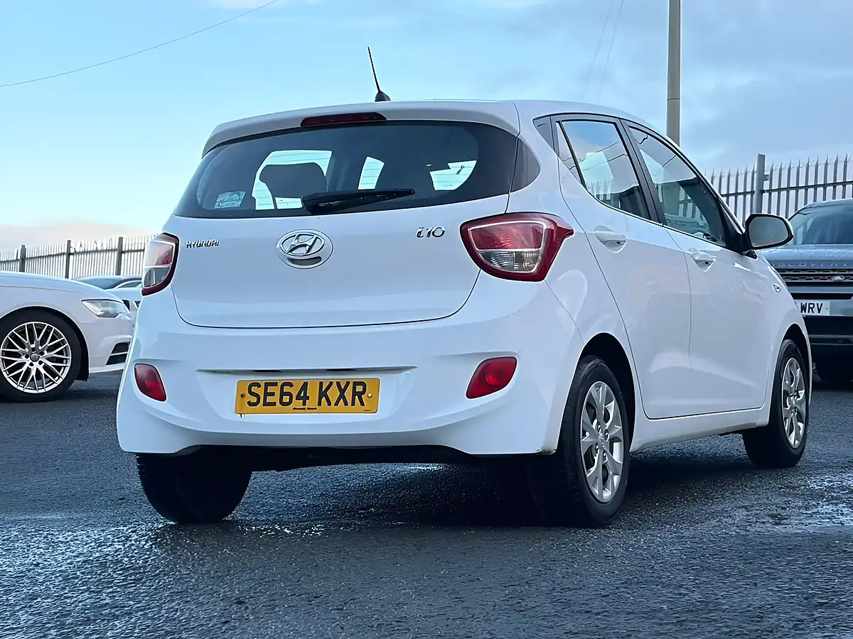 Used 2015 Hyundai I10 Se White - Interior and Exterior details 10