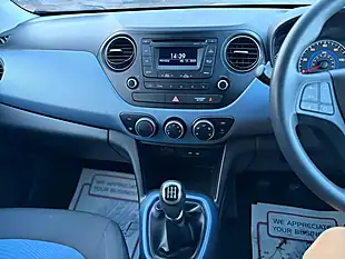 Used 2015 Hyundai I10 Se White - Interior and Exterior details 11