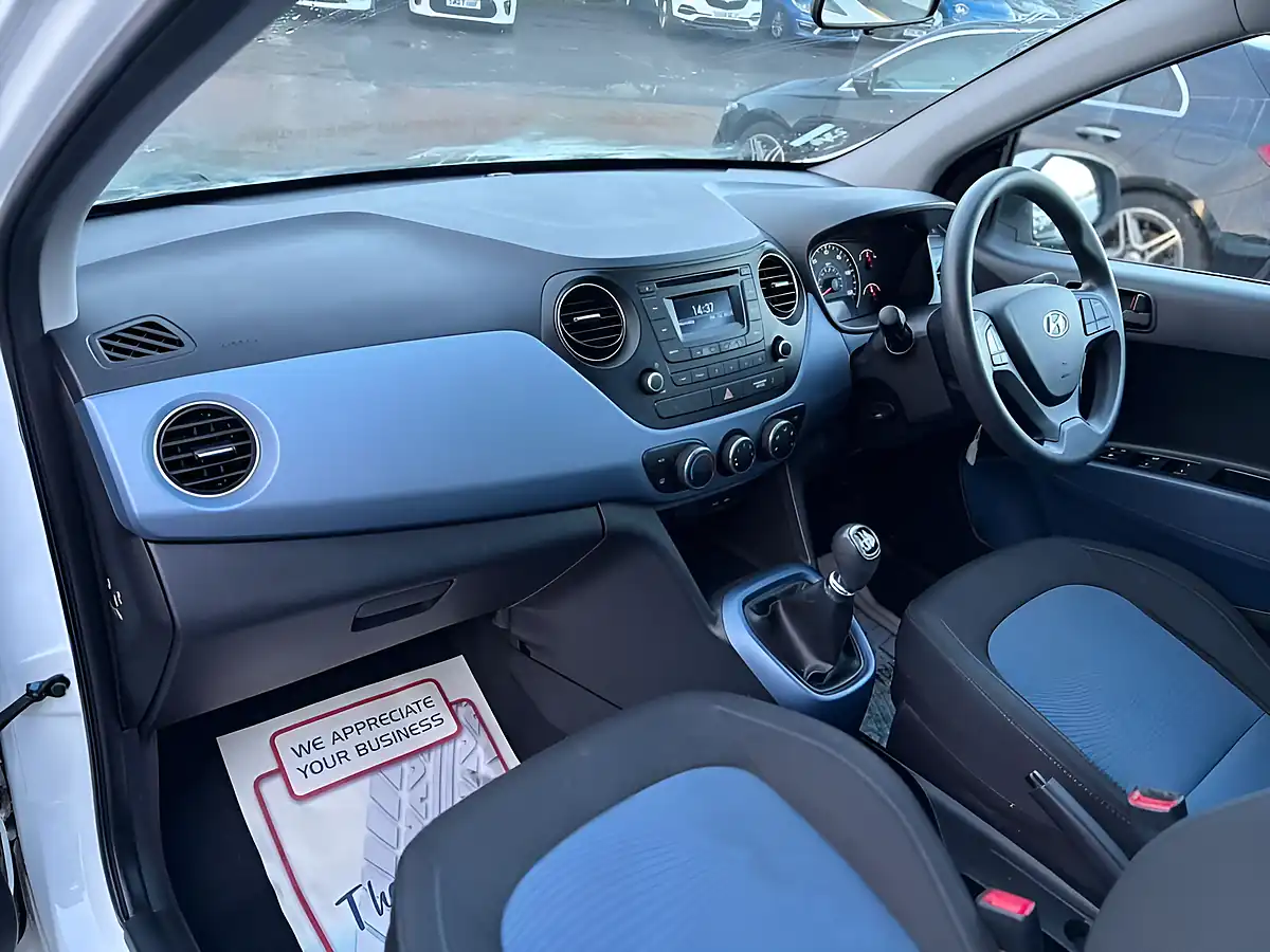 Used 2015 Hyundai I10 Se White - Interior and Exterior details 15