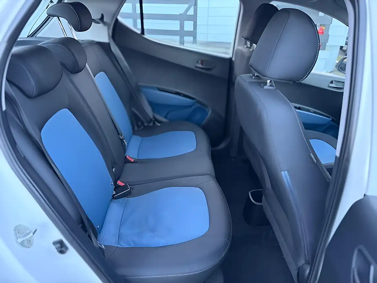 Used 2015 Hyundai I10 Se White - Interior and Exterior details 17