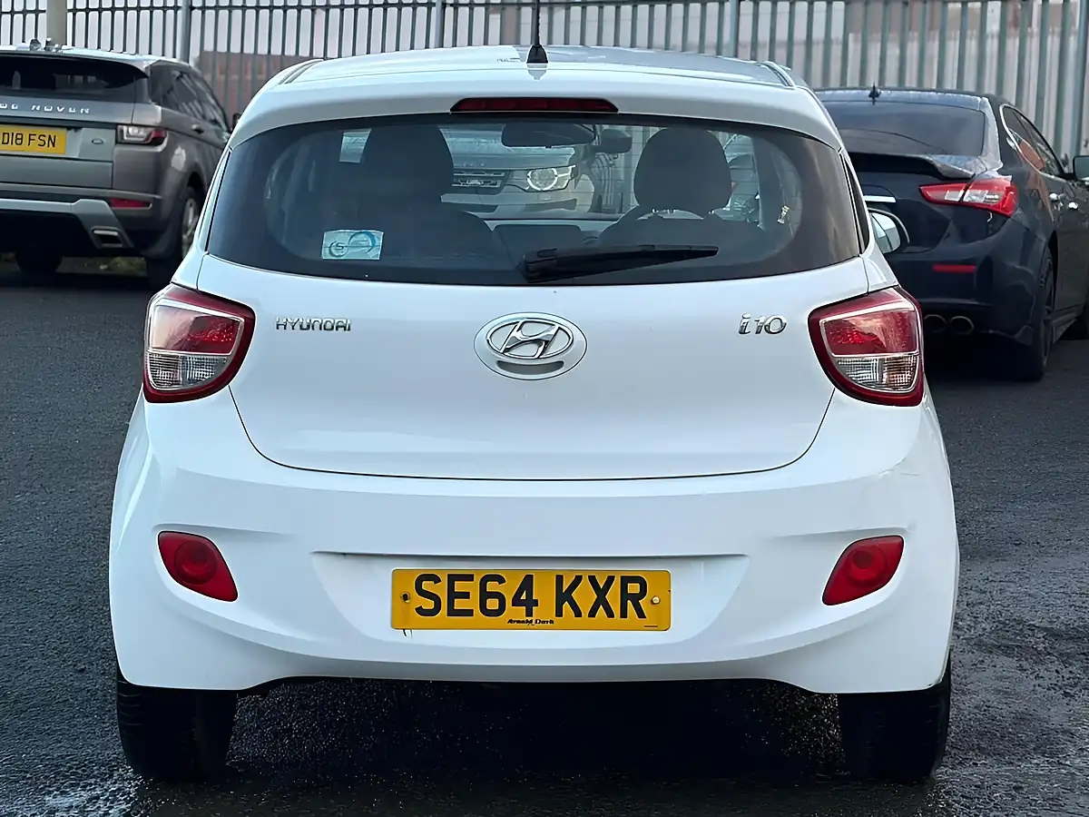 Used 2015 Hyundai I10 Se White - Interior and Exterior details 7