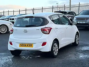 Used 2015 Hyundai I10 Se White - Interior and Exterior details 9