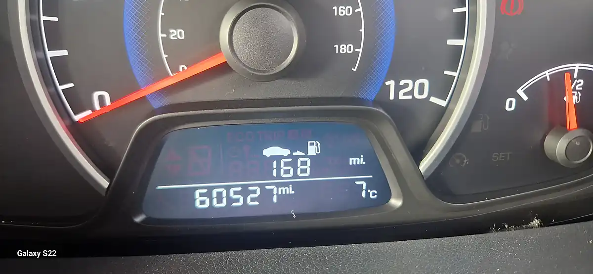 Used 2015 Hyundai i10 Se White - Interior and Exterior details 10