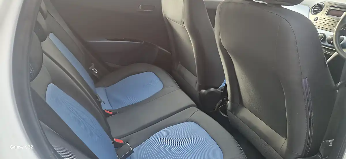 Used 2015 Hyundai i10 Se White - Interior and Exterior details 14
