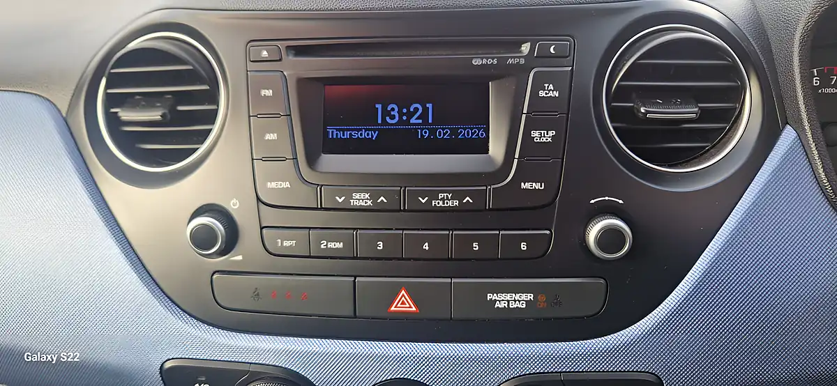 Used 2015 Hyundai i10 Se White - Interior and Exterior details 15