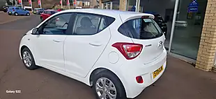 Used 2015 Hyundai i10 Se White - Interior and Exterior details 4