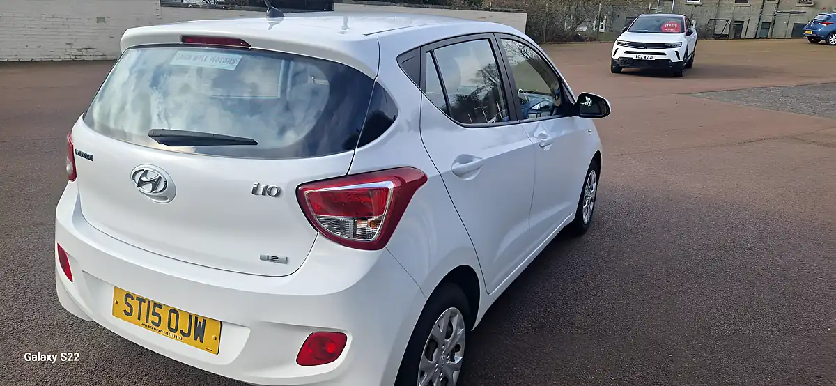 Used 2015 Hyundai i10 Se White - Interior and Exterior details 7