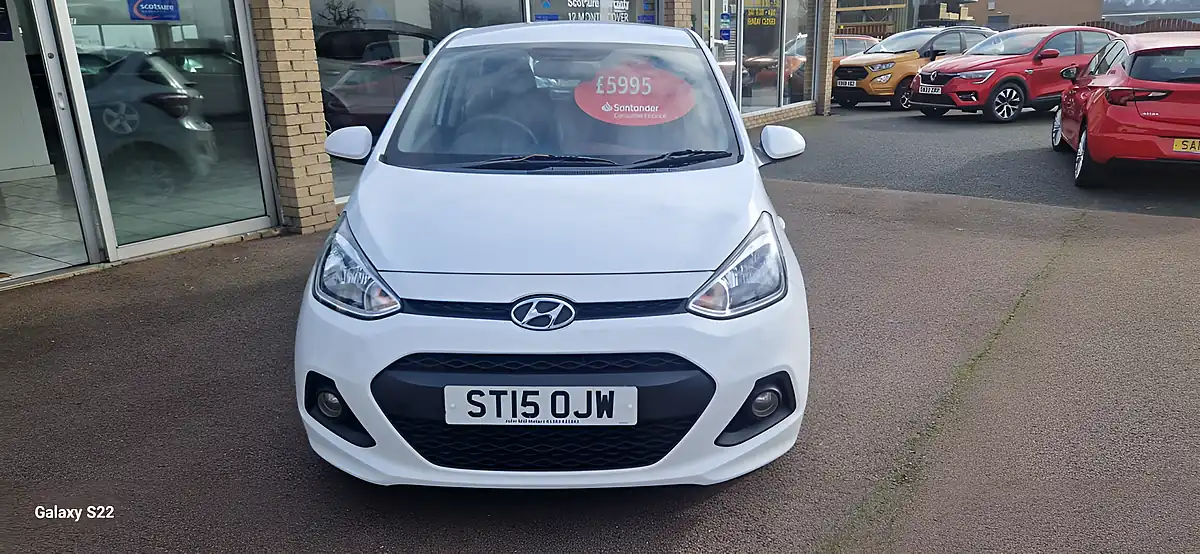 Used 2015 Hyundai i10 Se White - Interior and Exterior details 8