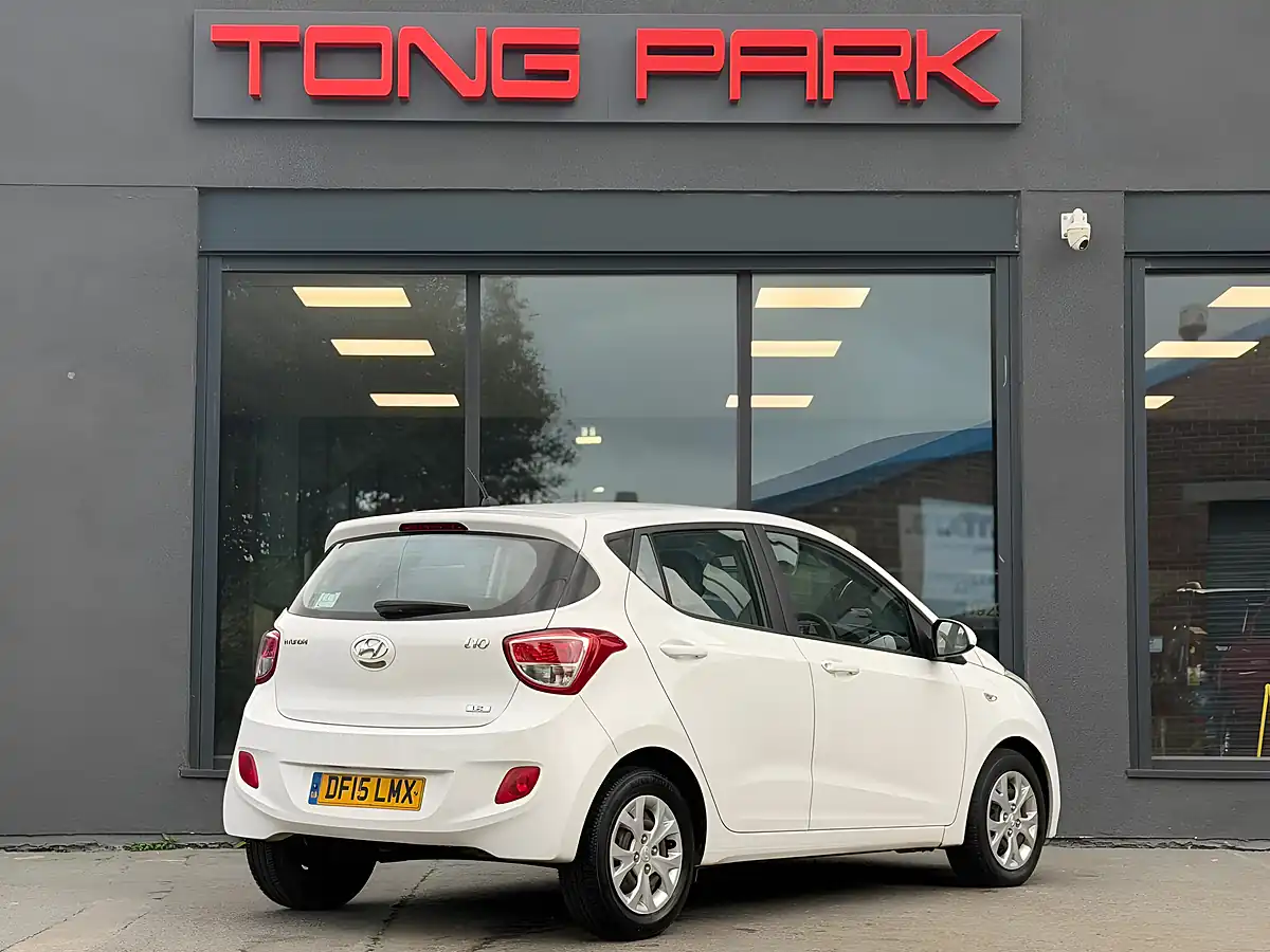 Used 2015 Hyundai I10 Se White - Interior and Exterior details 10