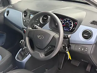 Used 2015 Hyundai I10 Se White - Interior and Exterior details 12