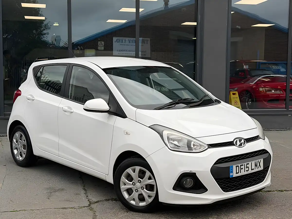 Used 2015 Hyundai I10 Se White - Interior and Exterior details 2
