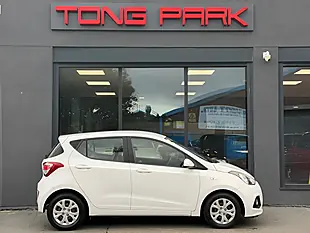 Used 2015 Hyundai I10 Se White - Interior and Exterior details 7