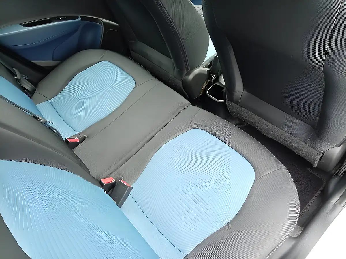 Used 2015 Hyundai i10 Se White - Interior and Exterior details 12