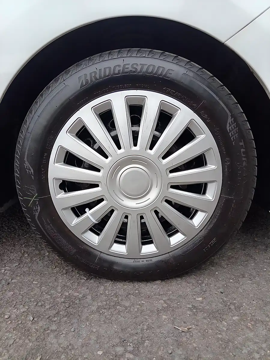 Used 2015 Hyundai i10 Se White - Interior and Exterior details 14
