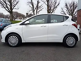 Used 2015 Hyundai i10 Se White - Interior and Exterior details 3
