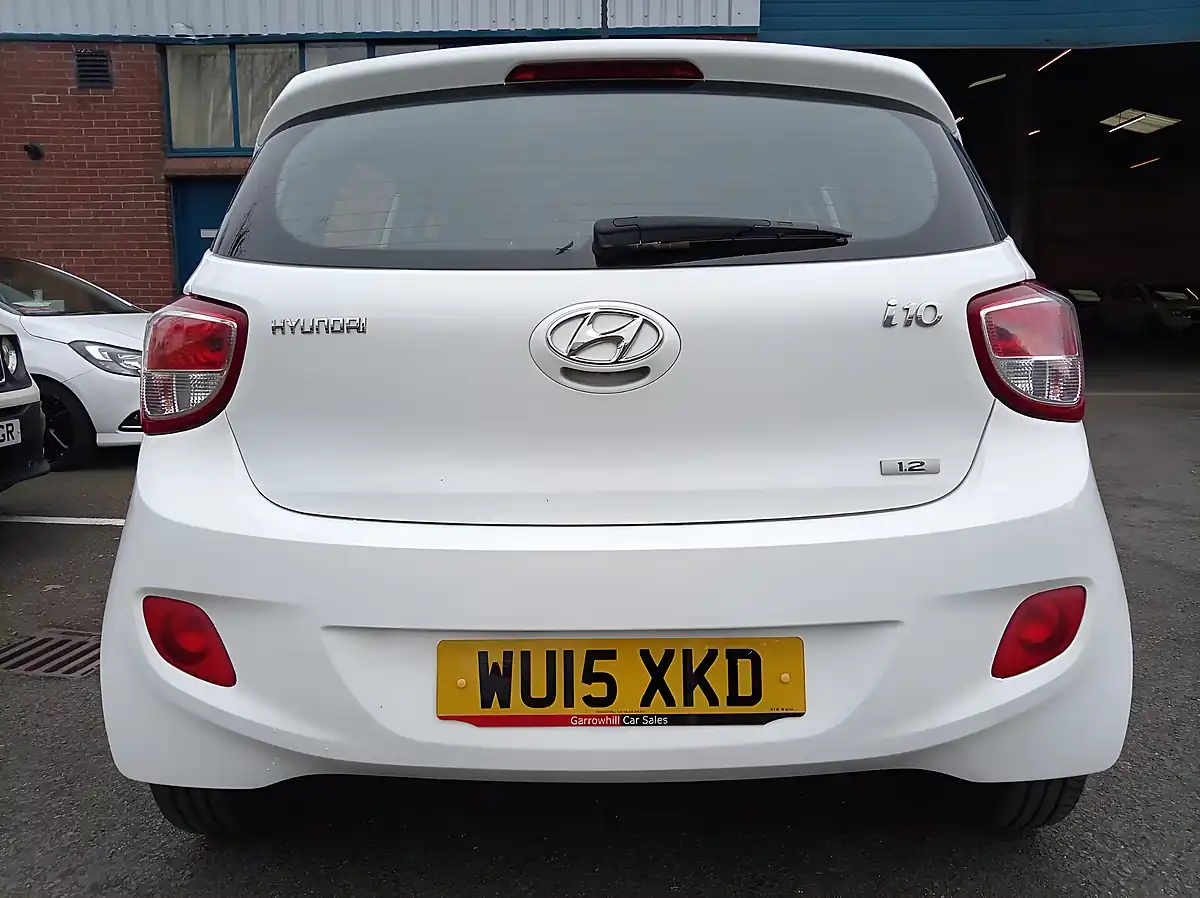 Used 2015 Hyundai i10 Se White - Interior and Exterior details 6