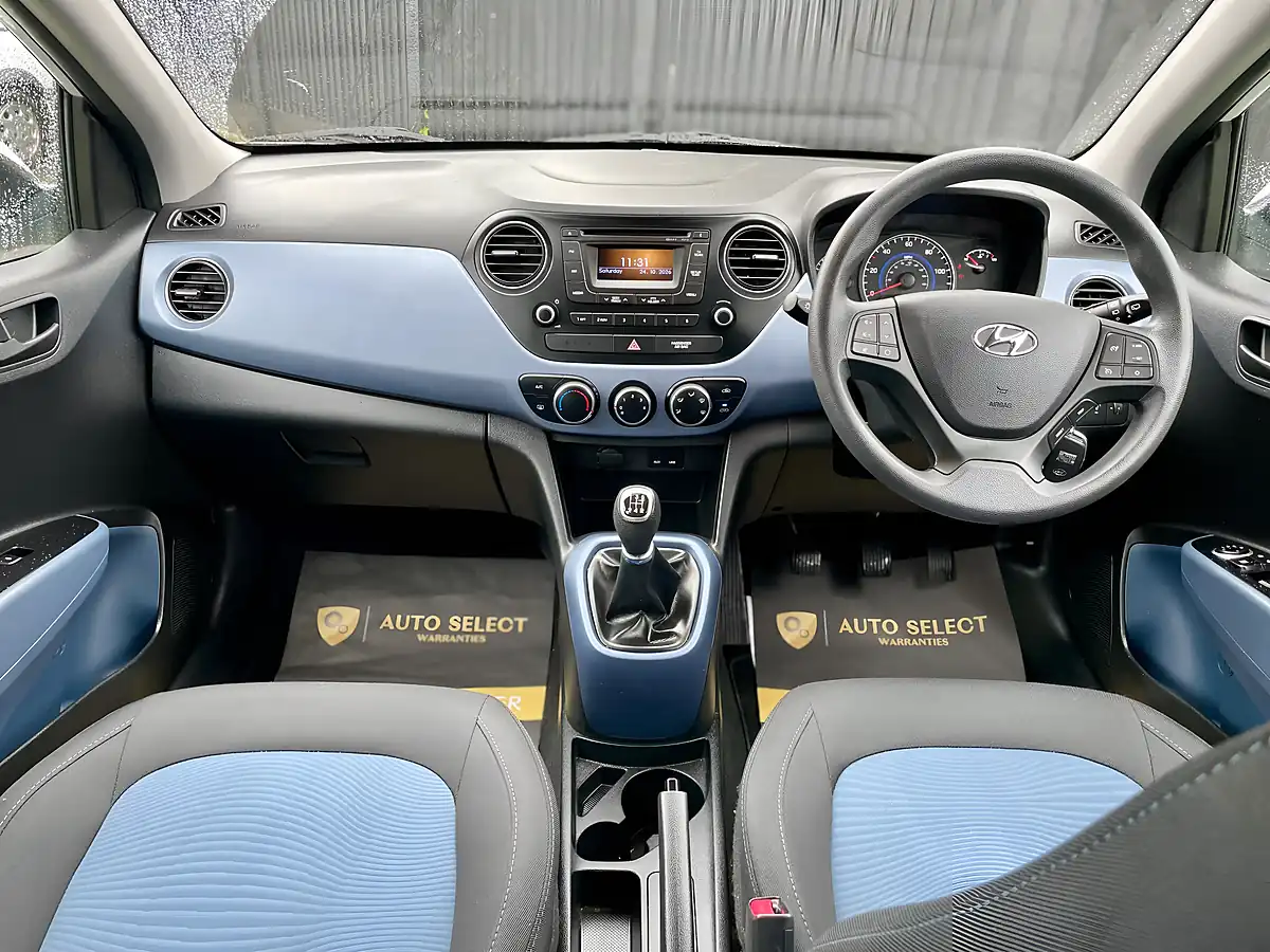 Used 2015 Hyundai i10 Se White - Interior and Exterior details 12