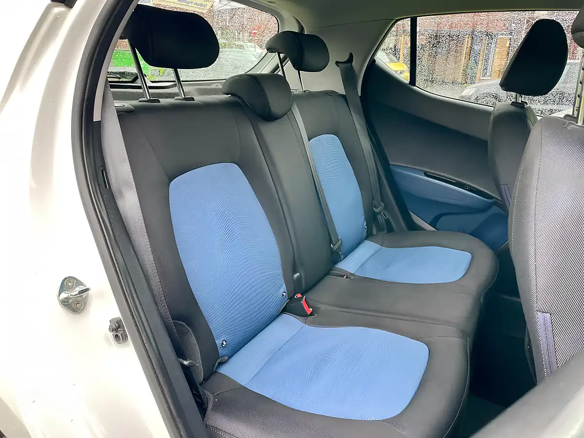 Used 2015 Hyundai i10 Se White - Interior and Exterior details 17