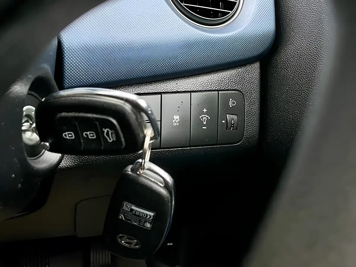 Used 2015 Hyundai i10 Se White - Interior and Exterior details 18