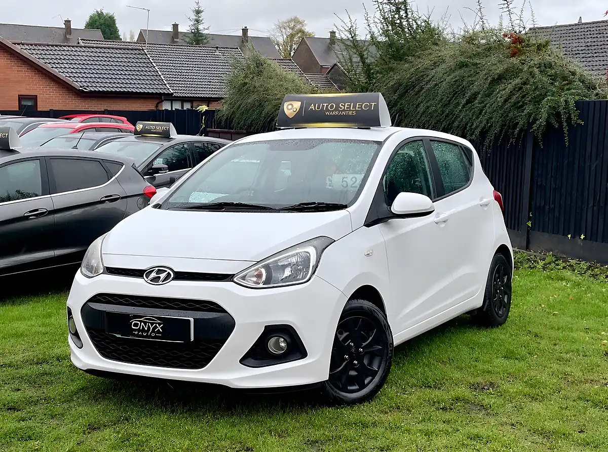 Used 2015 Hyundai i10 Se White - Interior and Exterior details 4