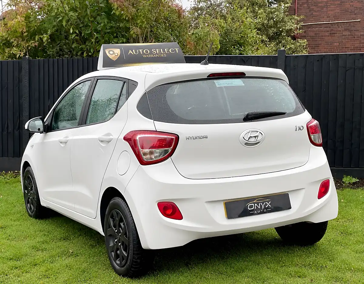 Used 2015 Hyundai i10 Se White - Interior and Exterior details 5