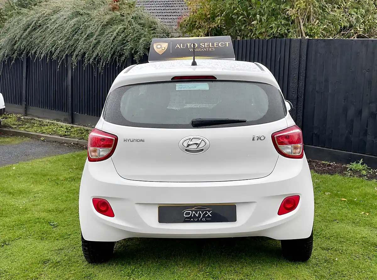 Used 2015 Hyundai i10 Se White - Interior and Exterior details 6