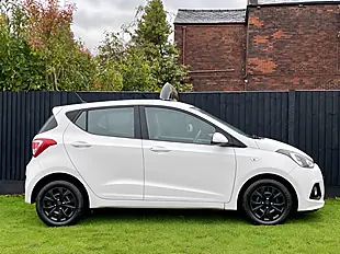Used 2015 Hyundai i10 Se White - Interior and Exterior details 8