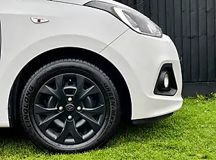 Used 2015 Hyundai i10 Se White - Interior and Exterior details 9