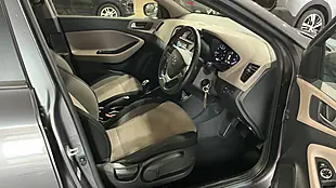 Used 2015 Hyundai I20 1.4 Premium Grey - Interior and Exterior details 5