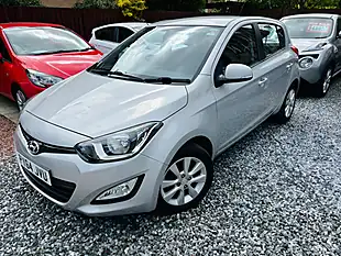 Used 2015 Hyundai i20 Active Silver - Interior and Exterior details 12
