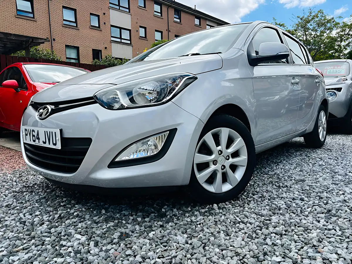 Used 2015 Hyundai i20 Active Silver - Interior and Exterior details 13