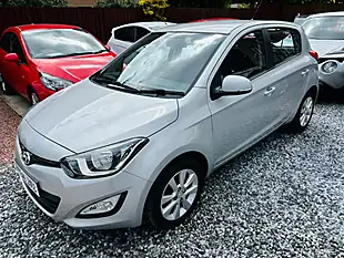 Used 2015 Hyundai i20 Active Silver - Interior and Exterior details 15