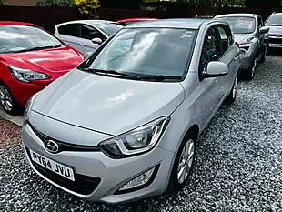 Used 2015 Hyundai i20 Active Silver - Interior and Exterior details 16