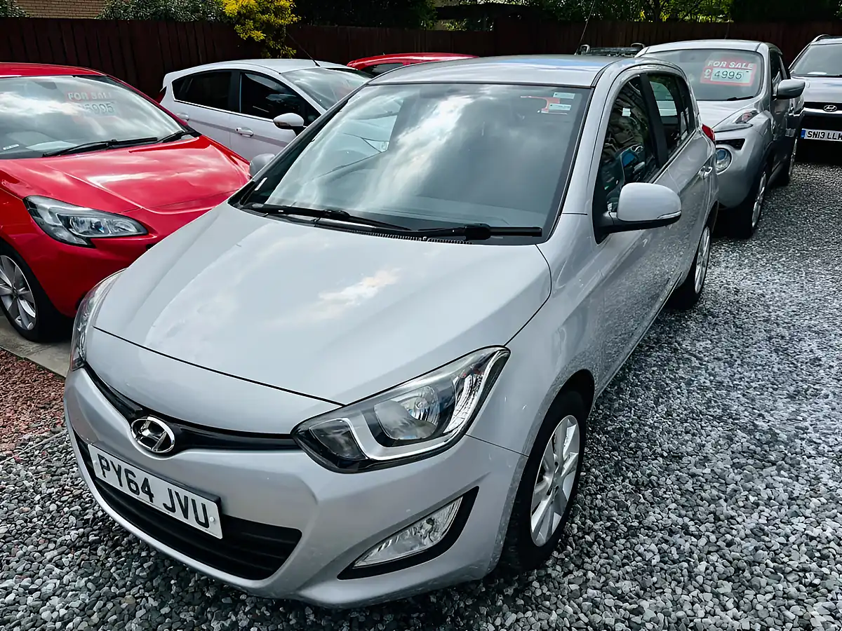 Used 2015 Hyundai i20 Active Silver - Interior and Exterior details 16