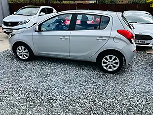 Used 2015 Hyundai i20 Active Silver - Interior and Exterior details 20