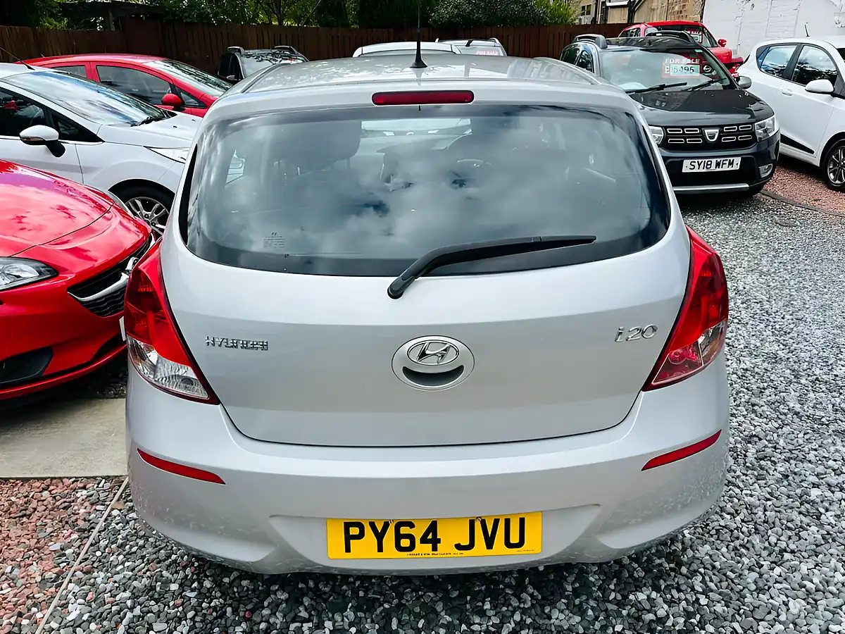 Used 2015 Hyundai i20 Active Silver - Interior and Exterior details 4
