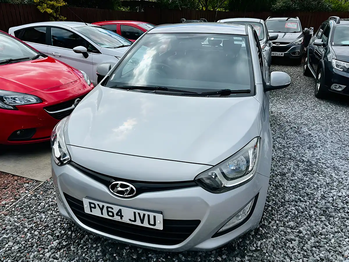 Used 2015 Hyundai i20 Active Silver - Interior and Exterior details 5