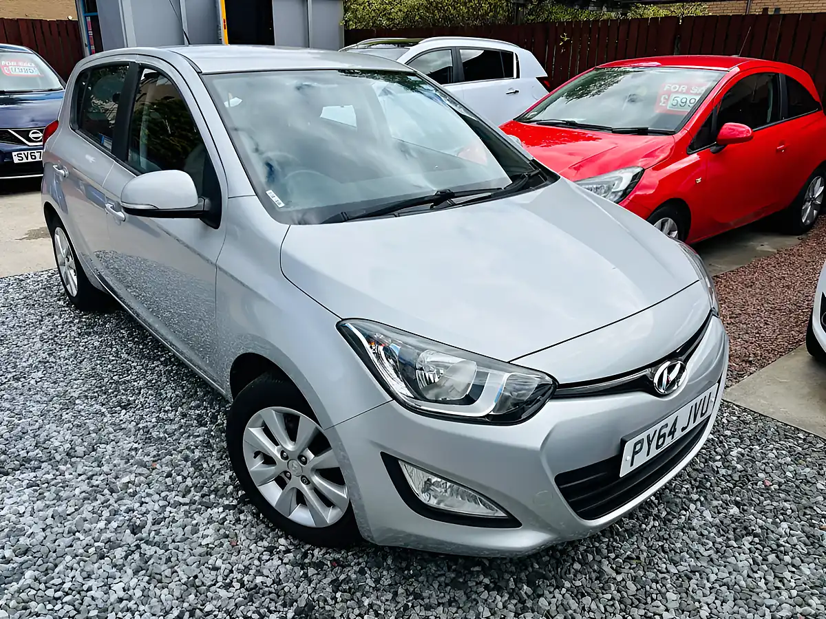 Used 2015 Hyundai i20 Active Silver - Interior and Exterior details 7