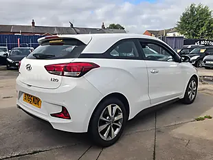 Used 2015 Hyundai I20 Blue Drive Se White - Interior and Exterior details 7