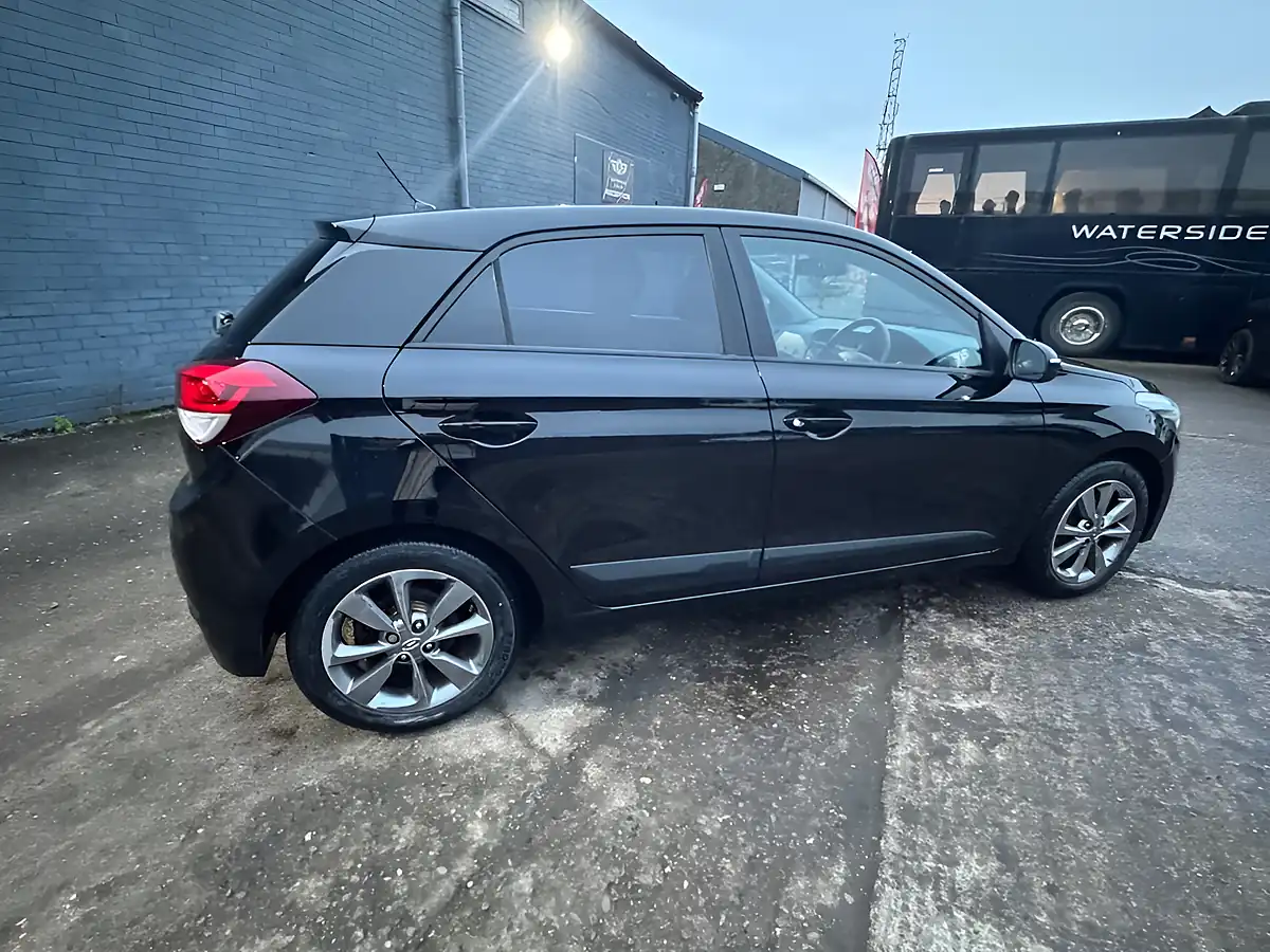 Used 2015 Hyundai i20 Premium Black - Interior and Exterior details 11