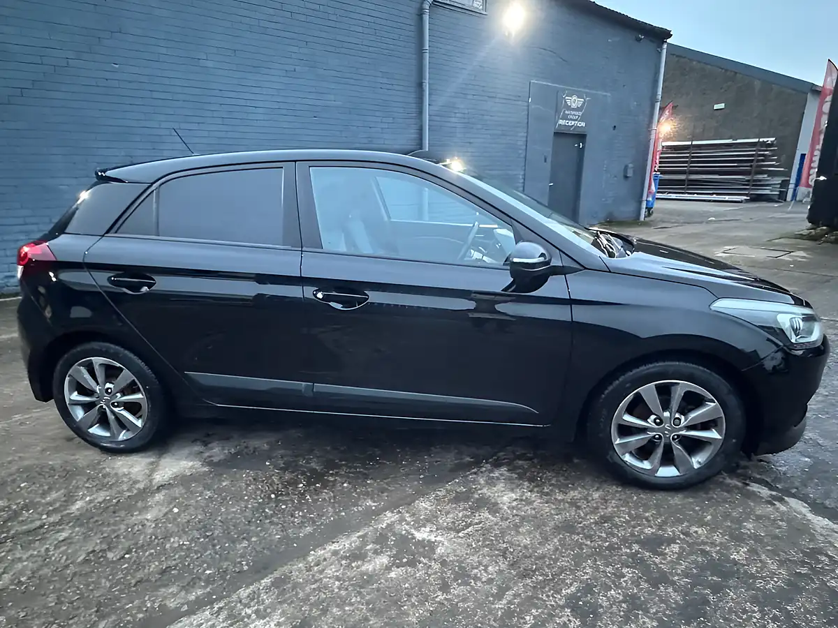 Used 2015 Hyundai i20 Premium Black - Interior and Exterior details 7