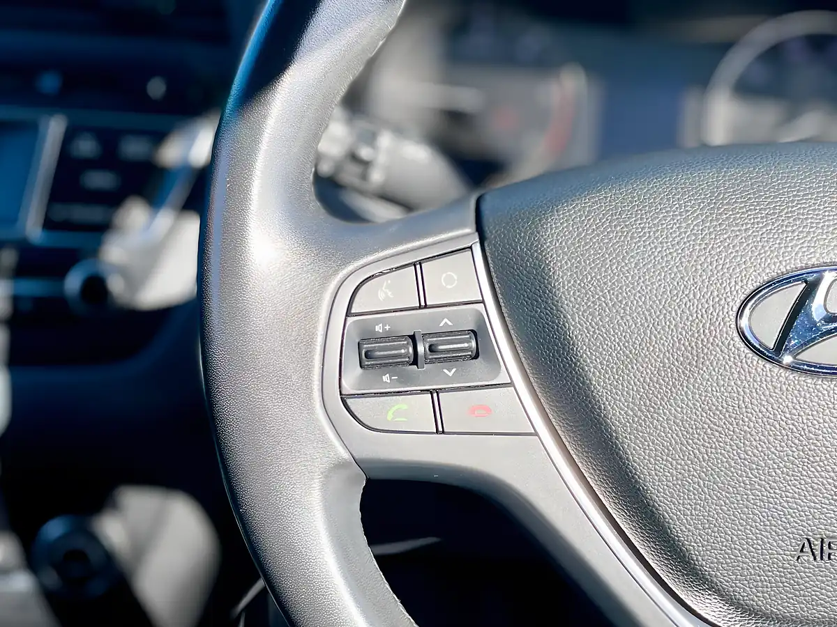Used 2015 Hyundai i20 Premium Polar White - Interior and Exterior details 15