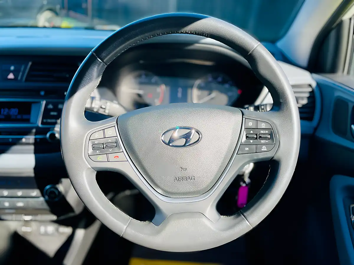 Used 2015 Hyundai i20 Premium Polar White - Interior and Exterior details 18