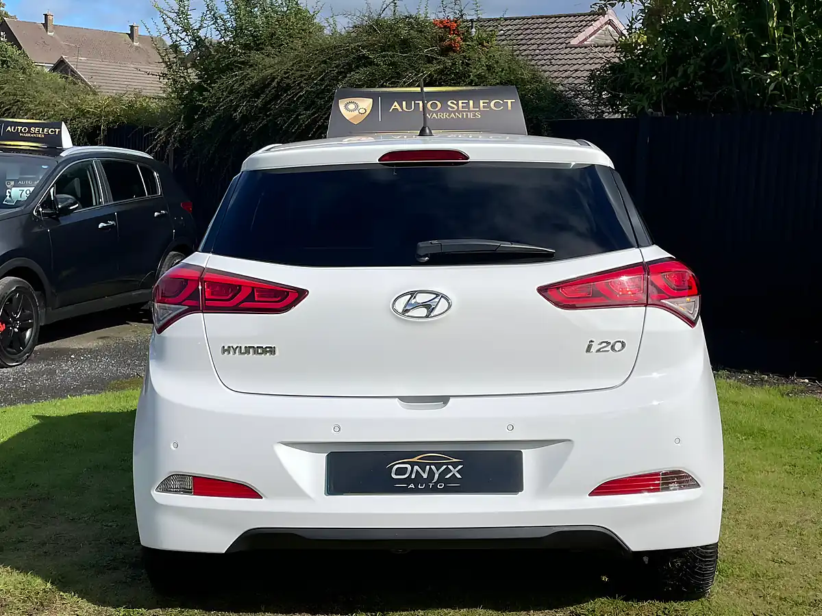 Used 2015 Hyundai i20 Premium Polar White - Interior and Exterior details 7