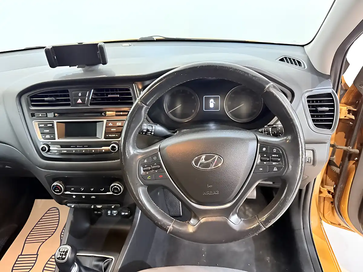 Used 2015 Hyundai I20 Premium Se Orange - Interior and Exterior details 15
