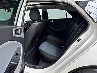 Used 2015 Hyundai I20 Premium Se Polar White - Interior and Exterior details 10