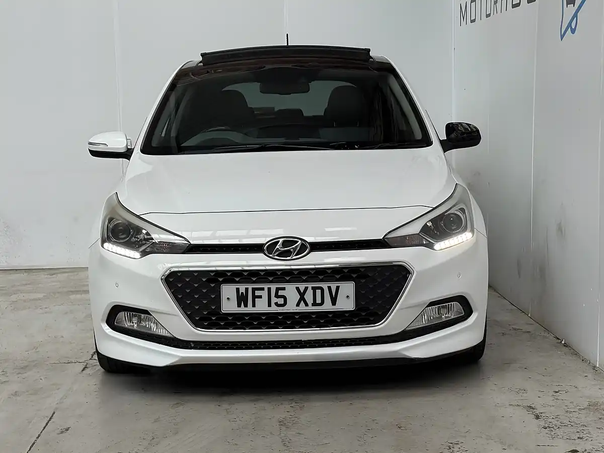 Used 2015 Hyundai I20 Premium Se Polar White - Interior and Exterior details 2